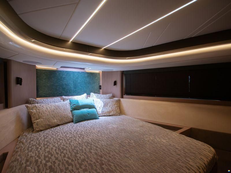 Sunseeker Superhawk 55