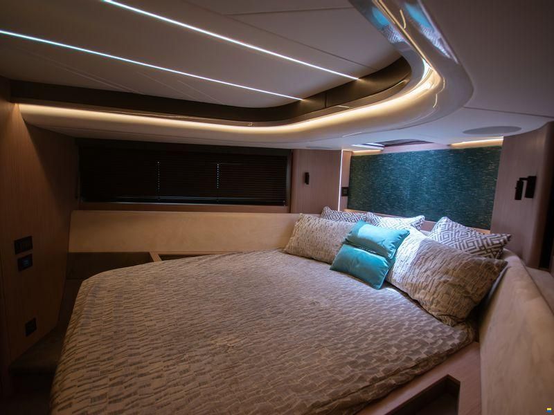 Sunseeker Superhawk 55