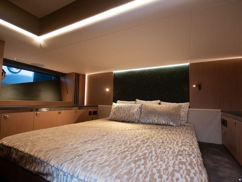 Sunseeker Superhawk 55