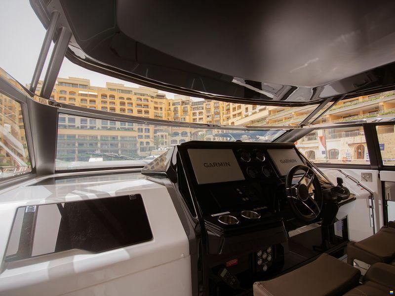 Sunseeker Superhawk 55
