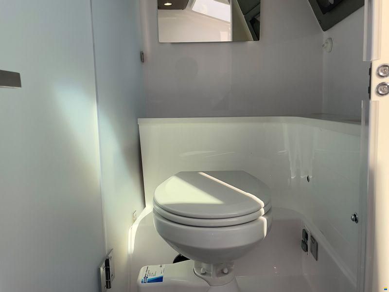 Axopar 37XC Cross Cabin