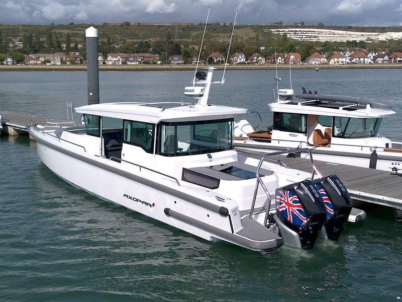Axopar 37XC Cross Cabin