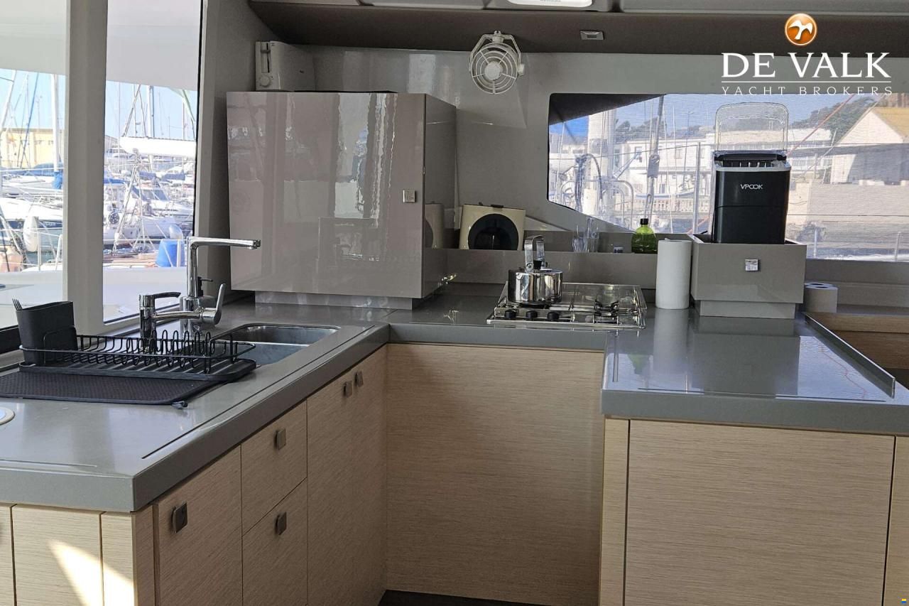 Fountaine Pajot Astrea 42