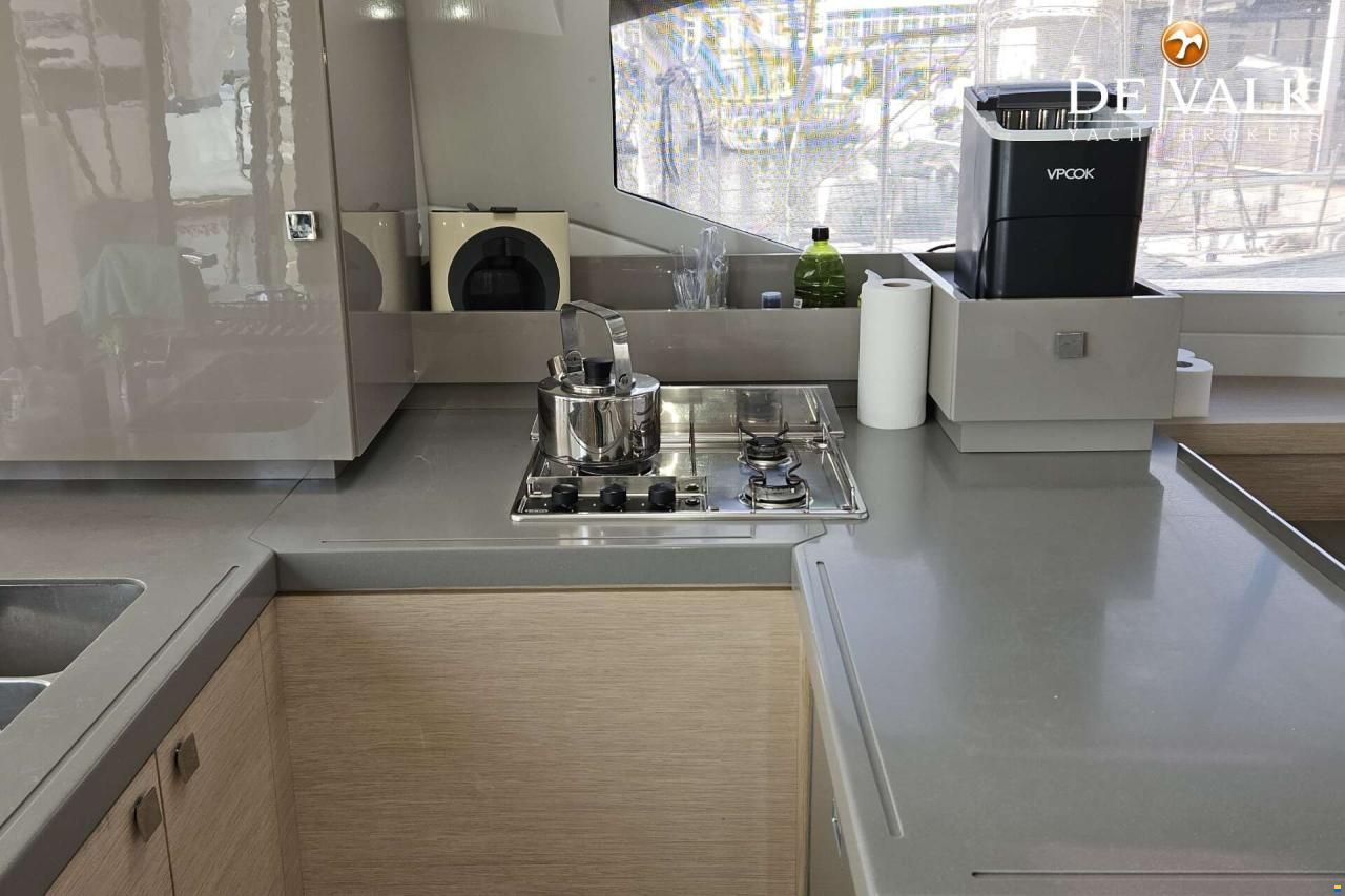 Fountaine Pajot Astrea 42