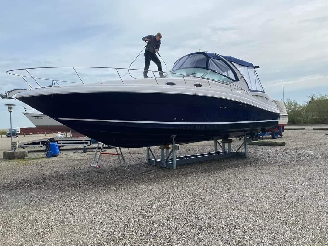 Sea Ray 375 Sundancer