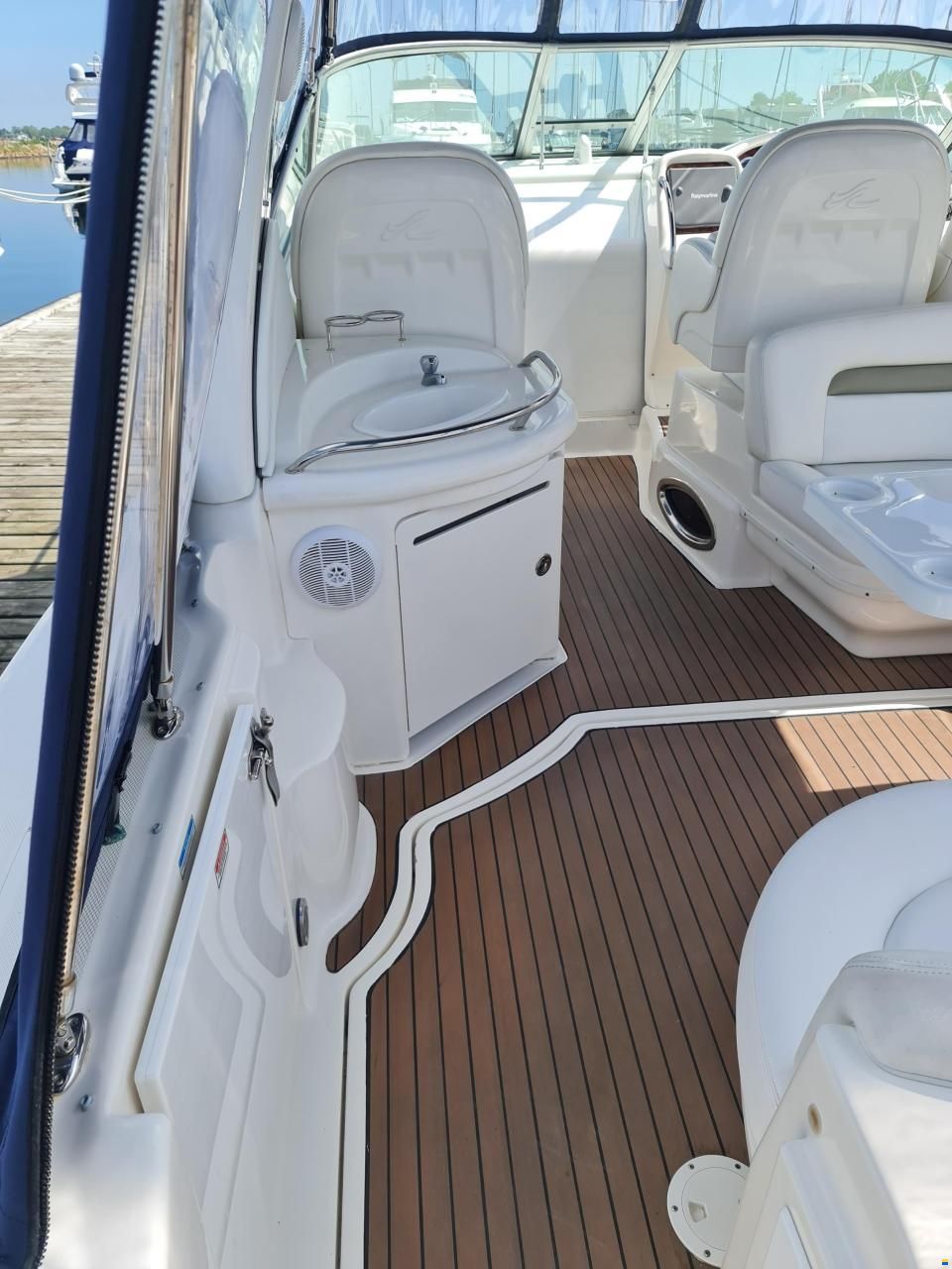 Sea Ray 375 Sundancer