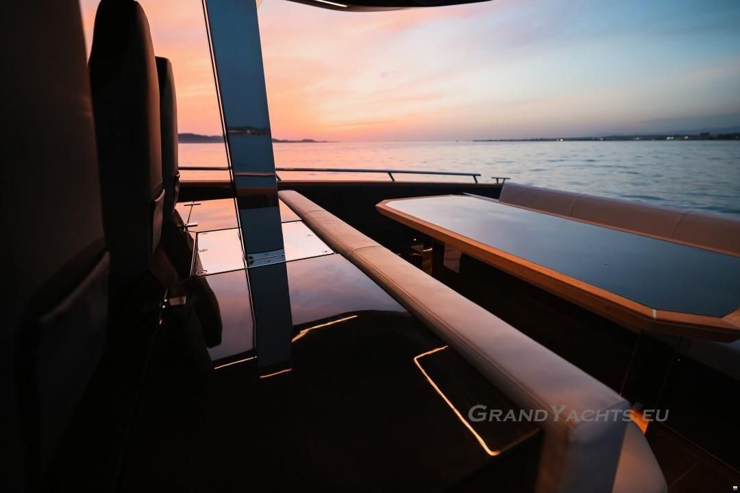 Focus Motor Yacht Forza 37