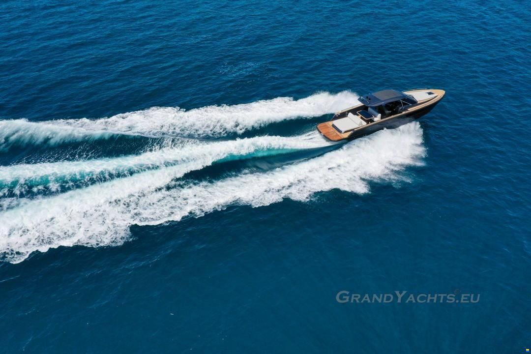 Focus Motor Yacht Forza 37