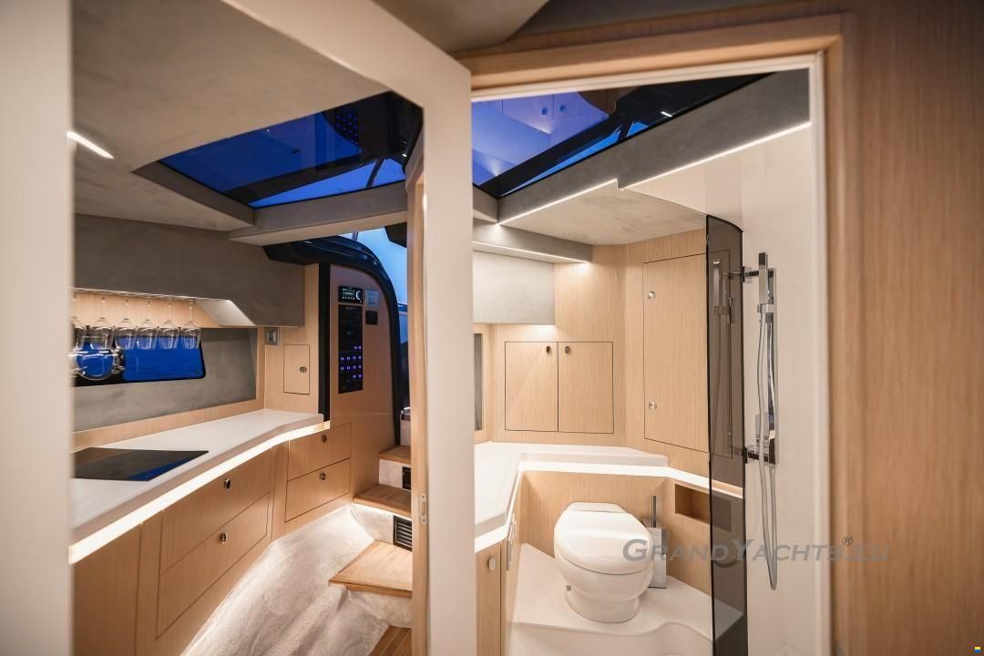 Focus Motor Yacht Forza 37