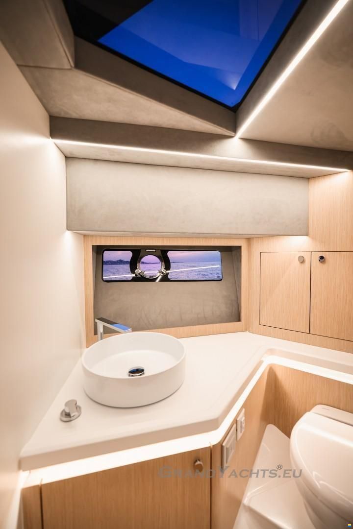 Focus Motor Yacht Forza 37