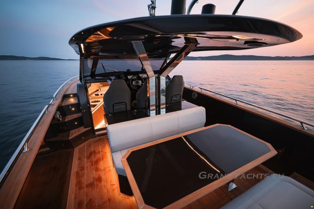 Focus Motor Yacht Forza 37