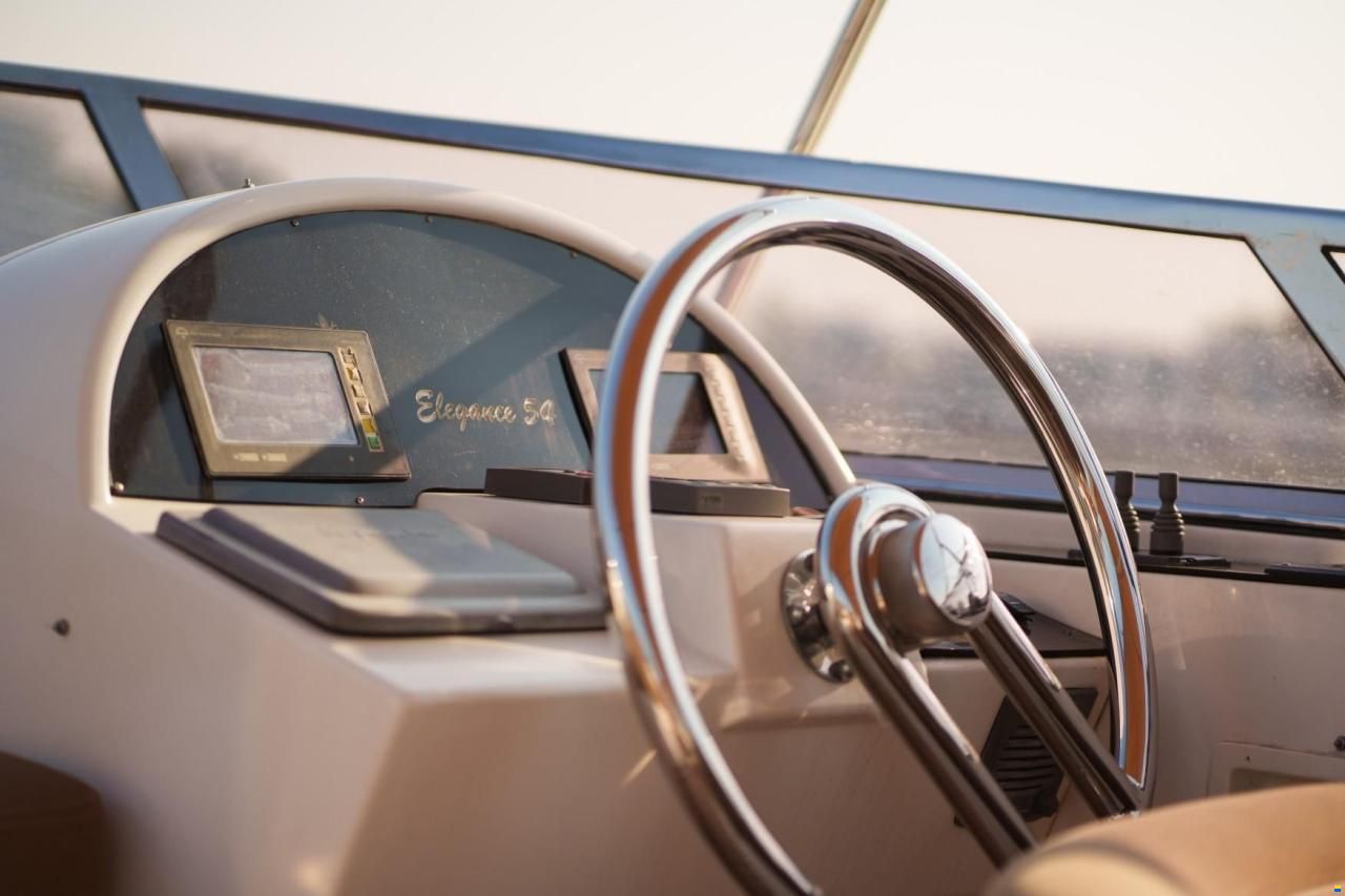 Elegance 54
