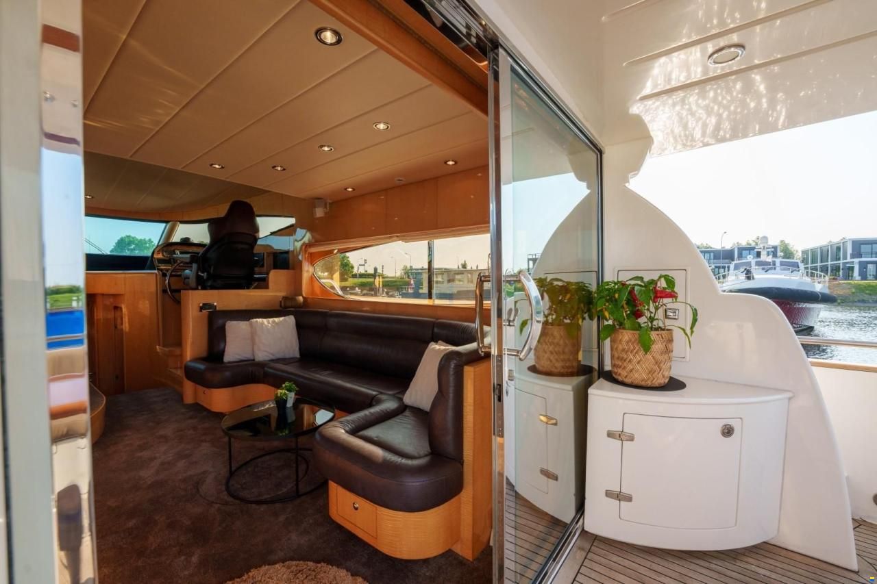 Elegance 54