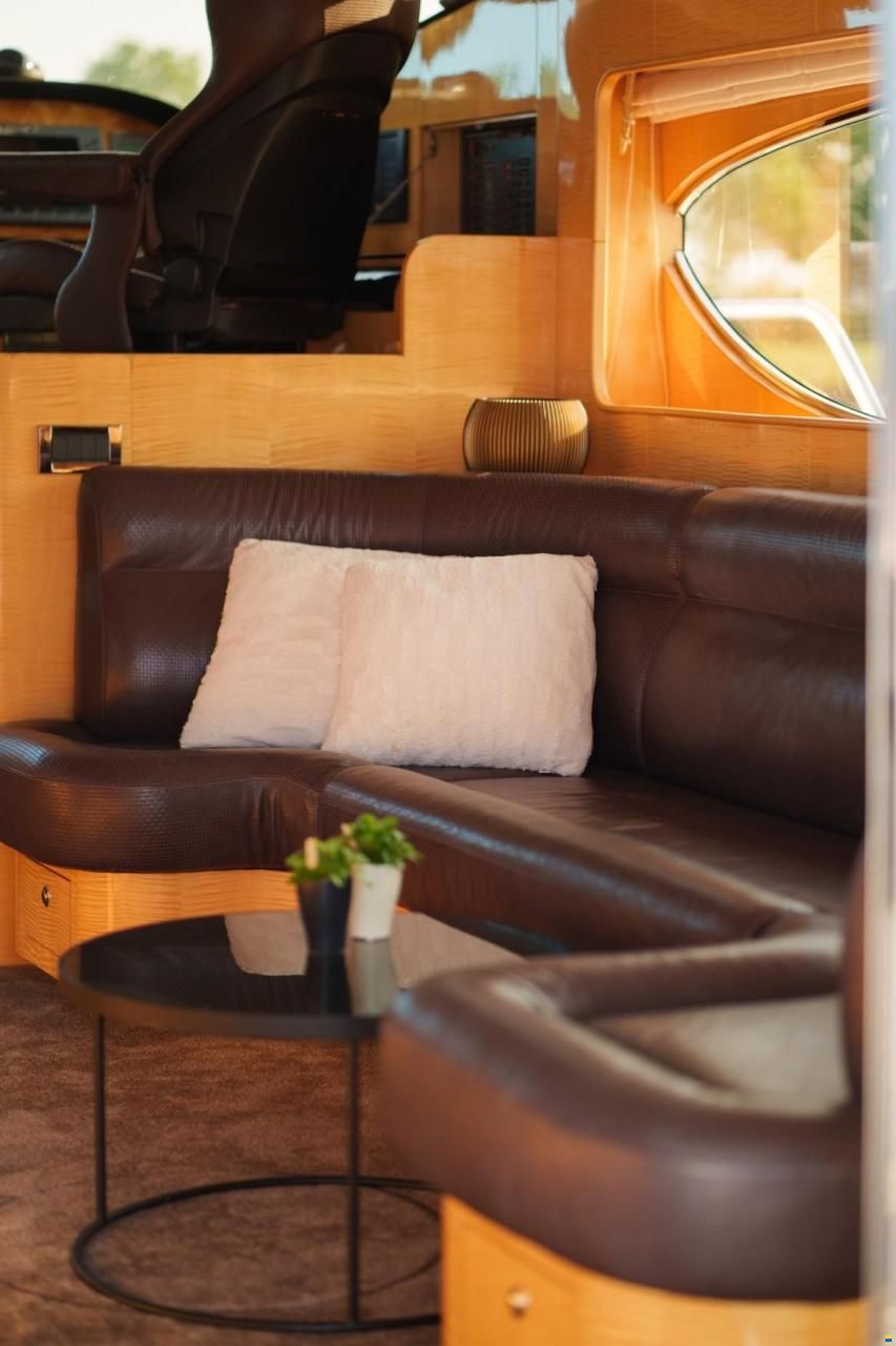 Elegance 54
