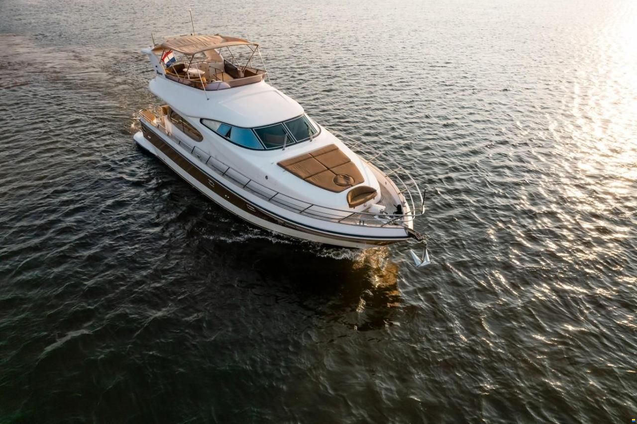 Elegance 54