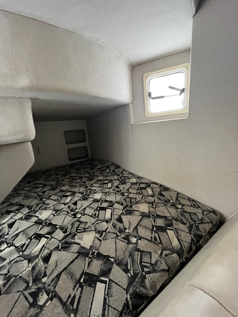 Chris Craft Crown 282