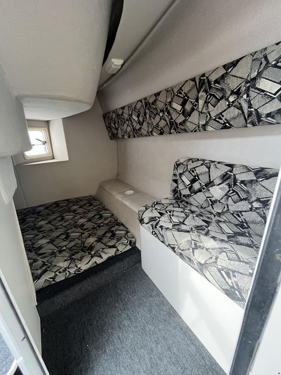 Chris Craft Crown 282