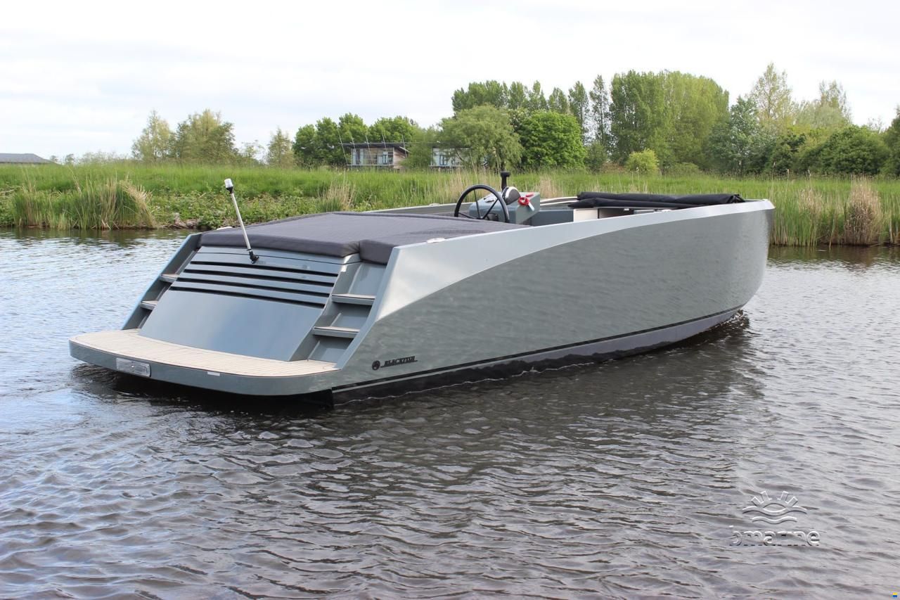 Blackfish Reallife 750 Cabin