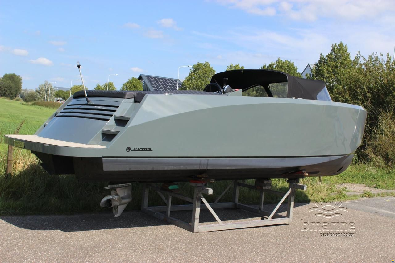 Blackfish Reallife 750 Cabin