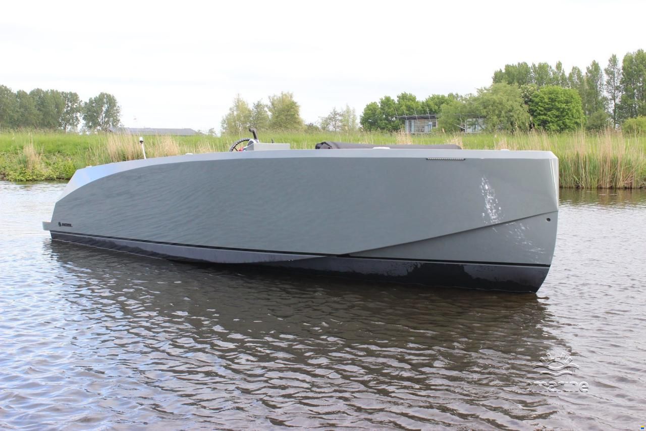 Blackfish Reallife 750 Cabin