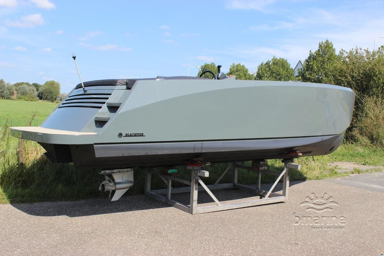 Blackfish Reallife 750 Cabin