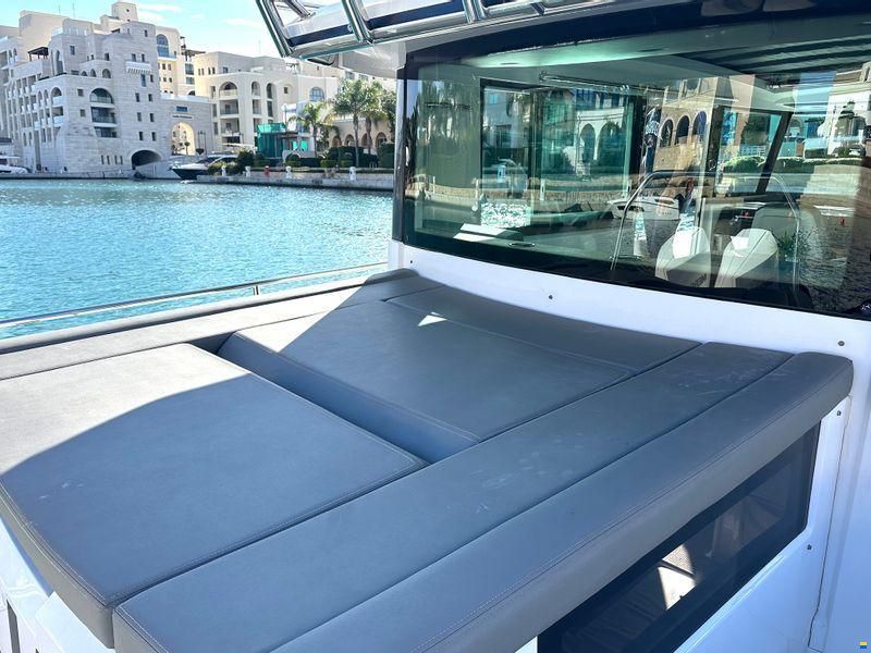 Axopar 37XC Cross Cabin
