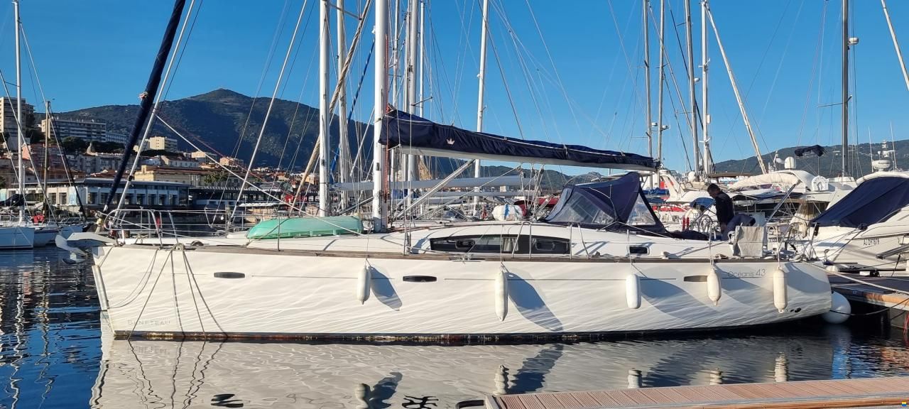 Beneteau OCEANIS 43