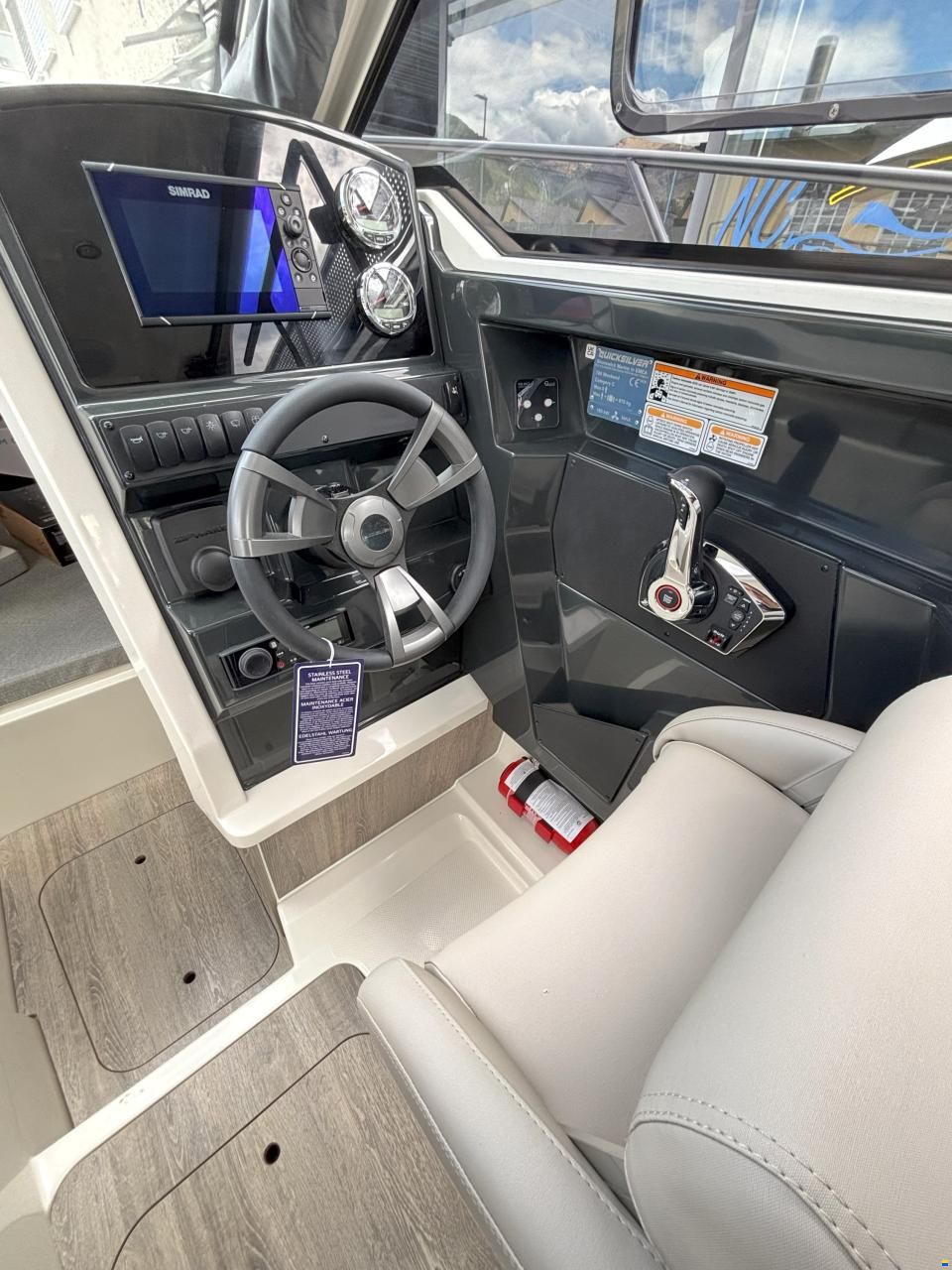 Quicksilver 705 Weekend