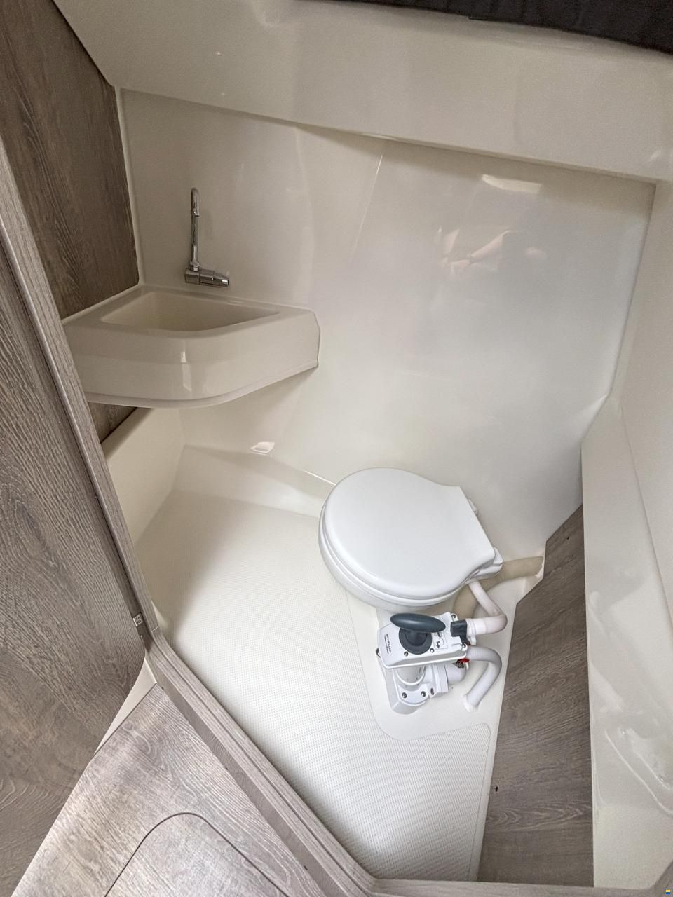 Quicksilver 705 Weekend