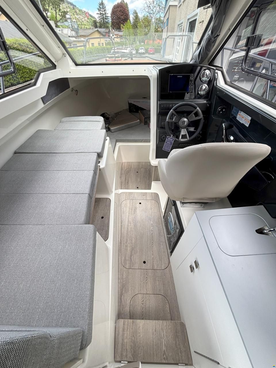 Quicksilver 705 Weekend