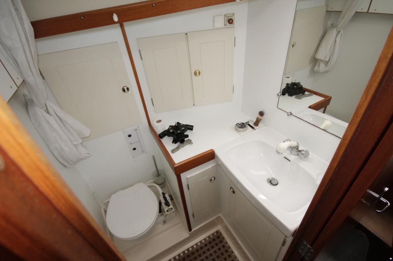 Hallberg-Rassy 42 F Mk 2