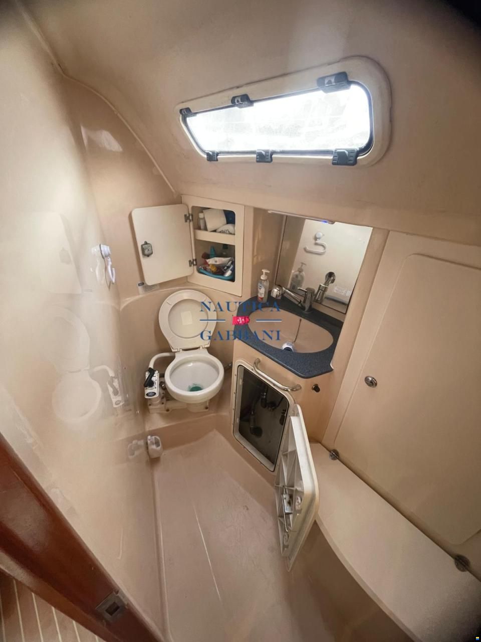 Bavaria 38