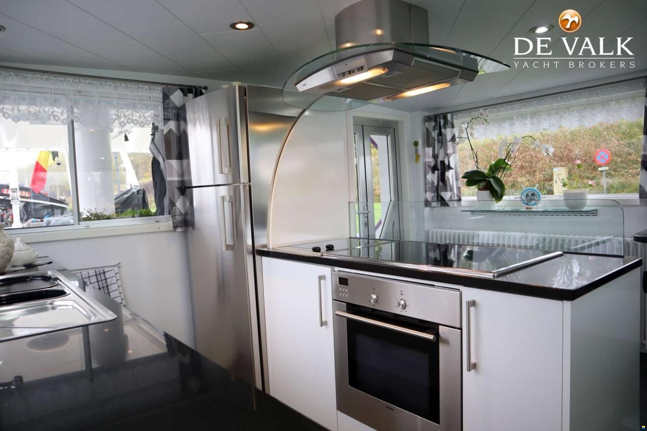 Sailing Houseboat 32M