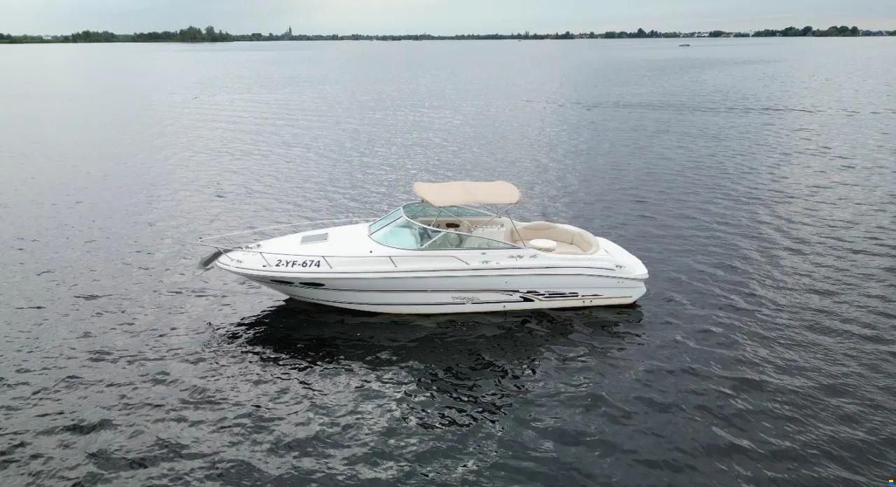 Sea Ray 280 SunSport Cuddy Cabin