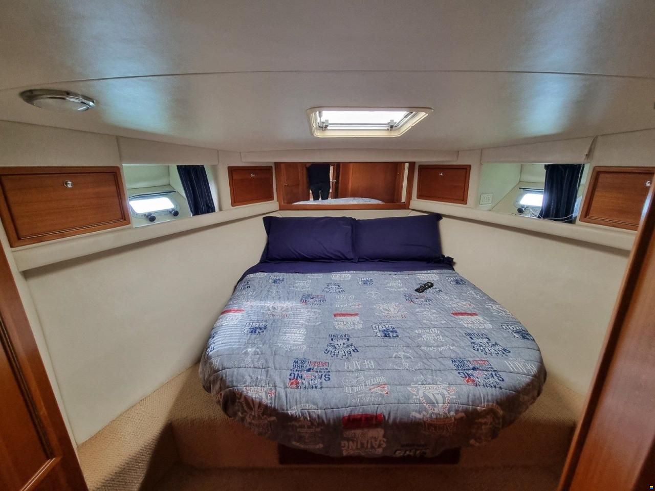Riviera Marine 43 Flybridge