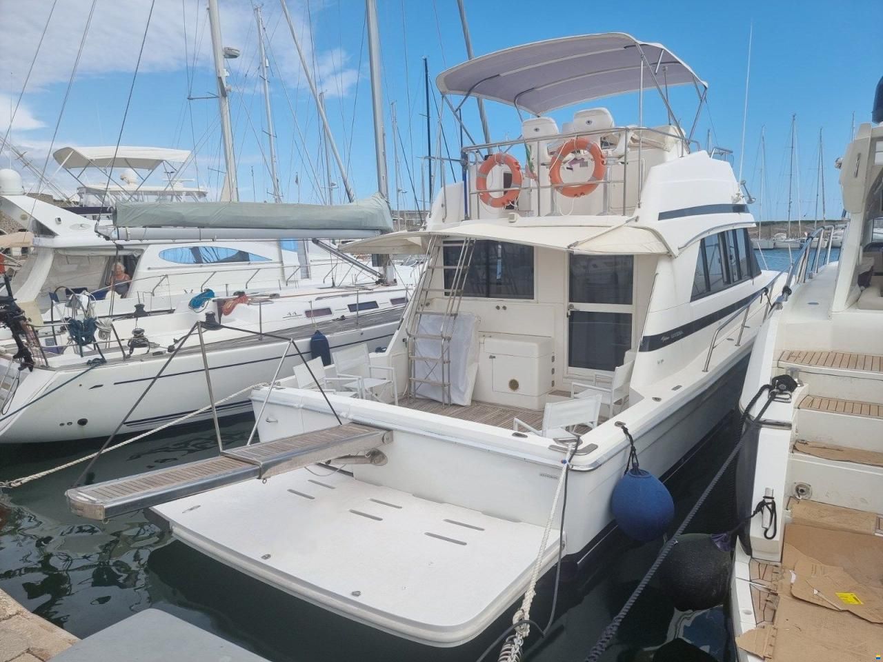 Riviera Marine 43 Flybridge