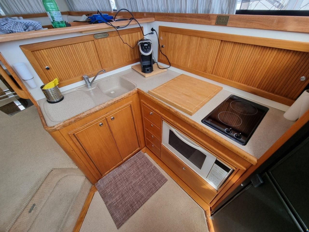 Riviera Marine 43 Flybridge