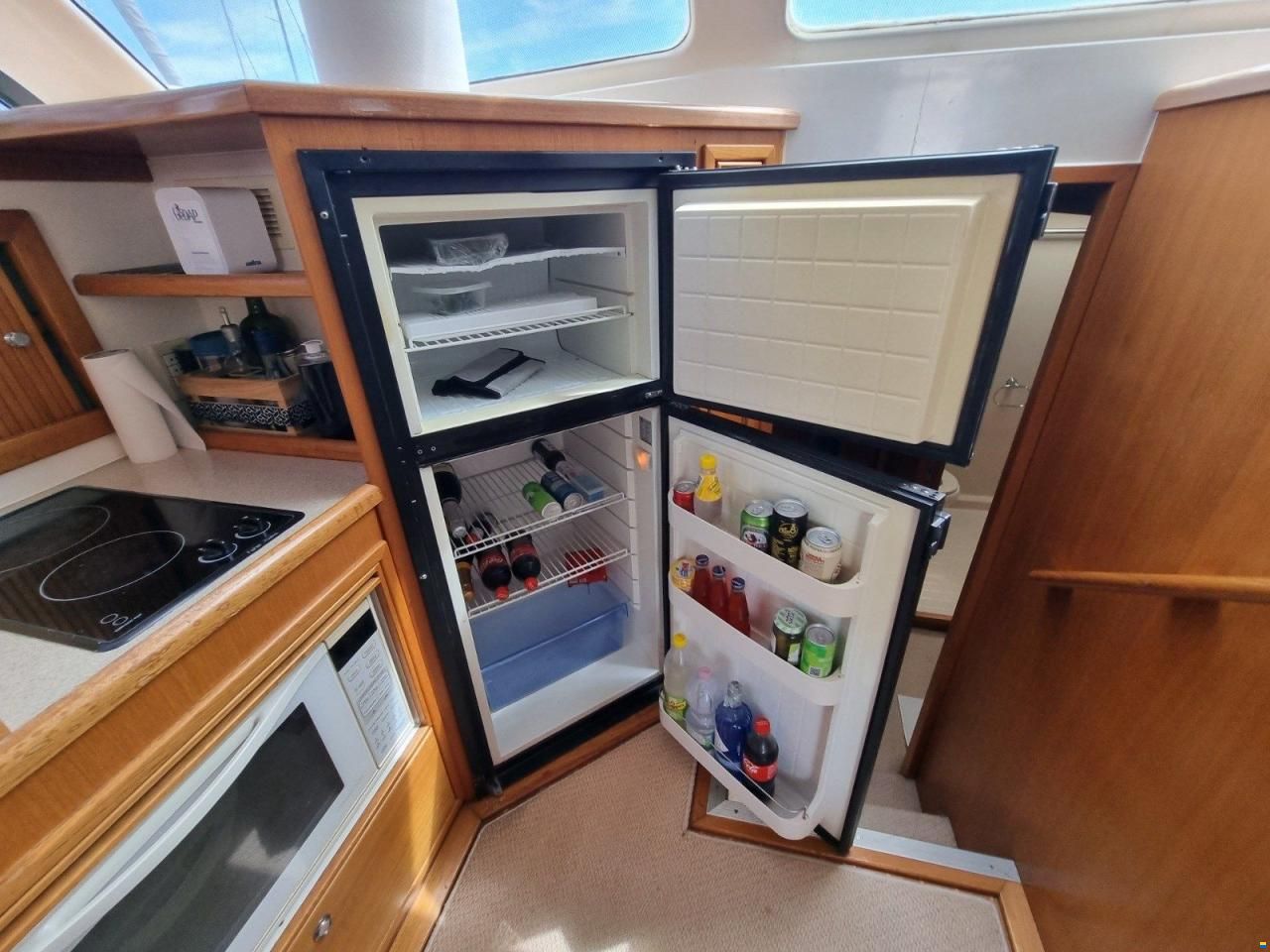 Riviera Marine 43 Flybridge