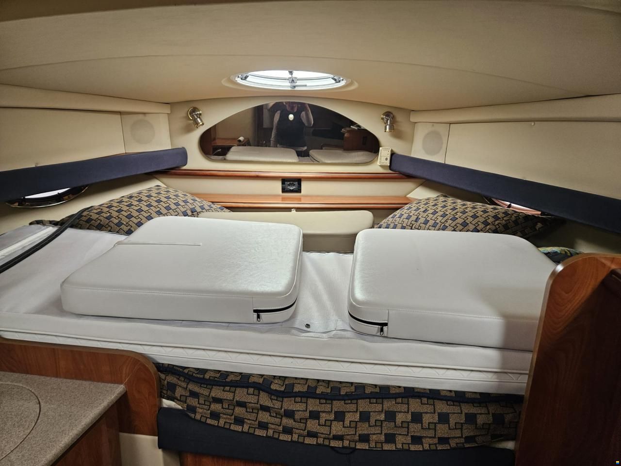 Cruisers 320 EXPRESS