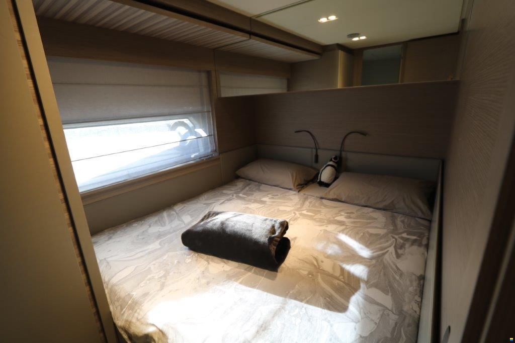 Ferretti Yachts 670