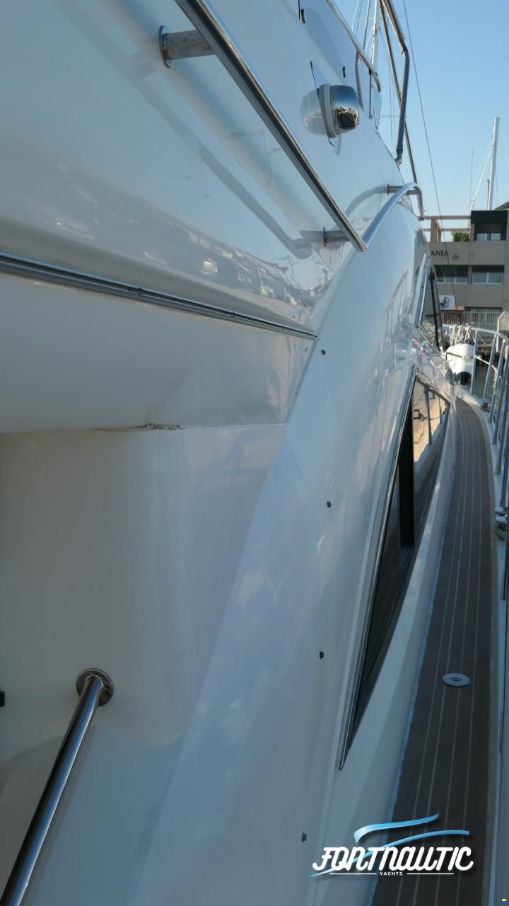 Sealine T60
