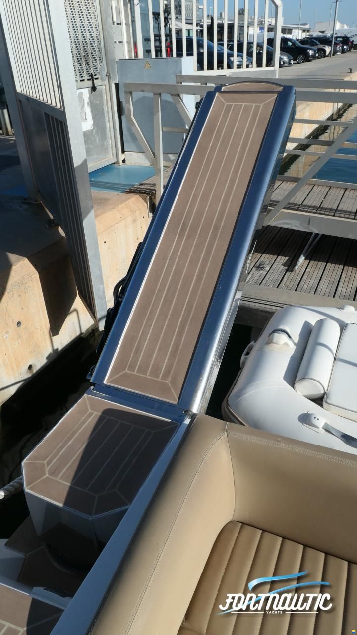 Sealine T60