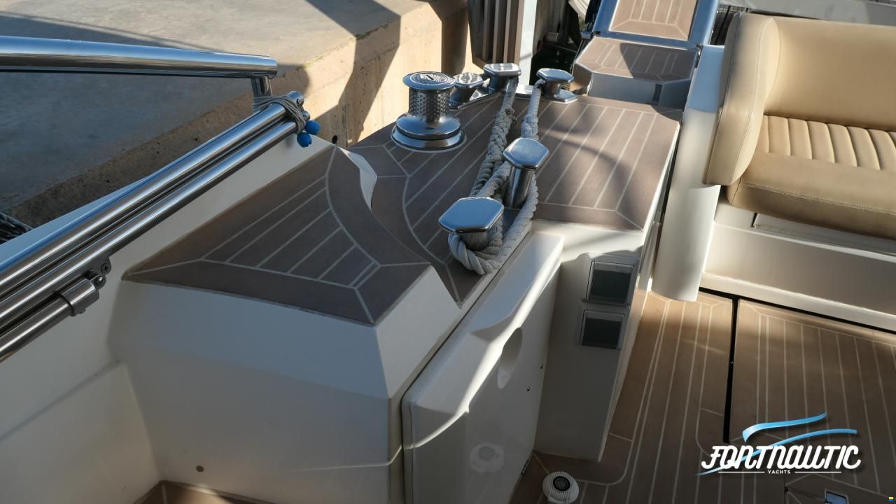 Sealine T60