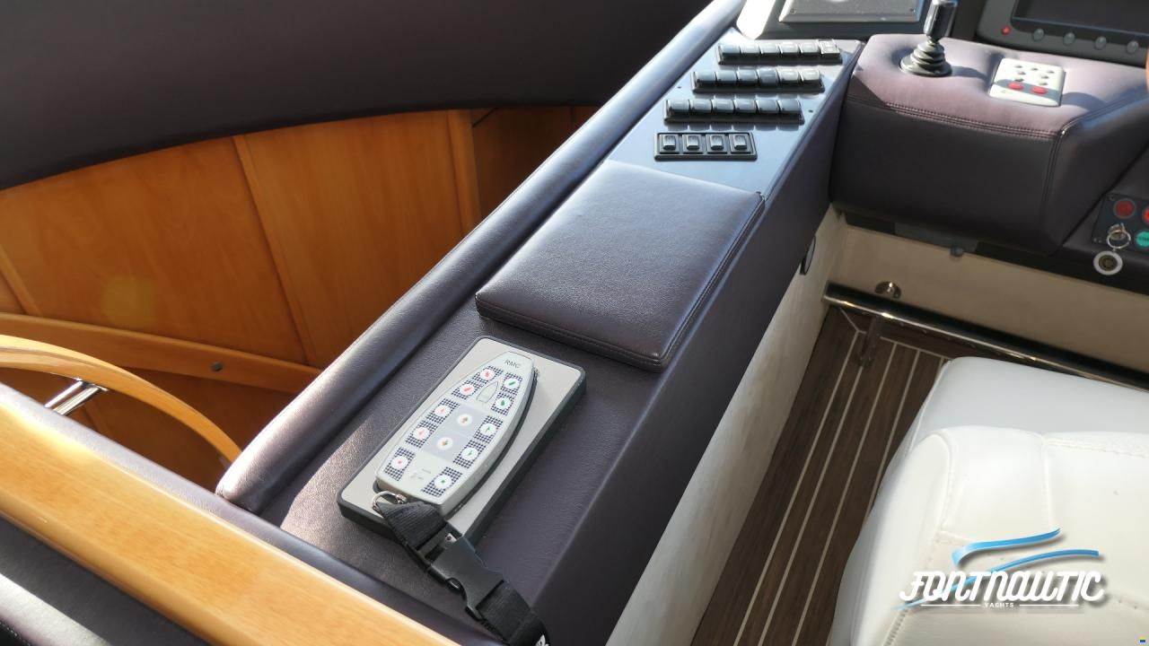 Sealine T60