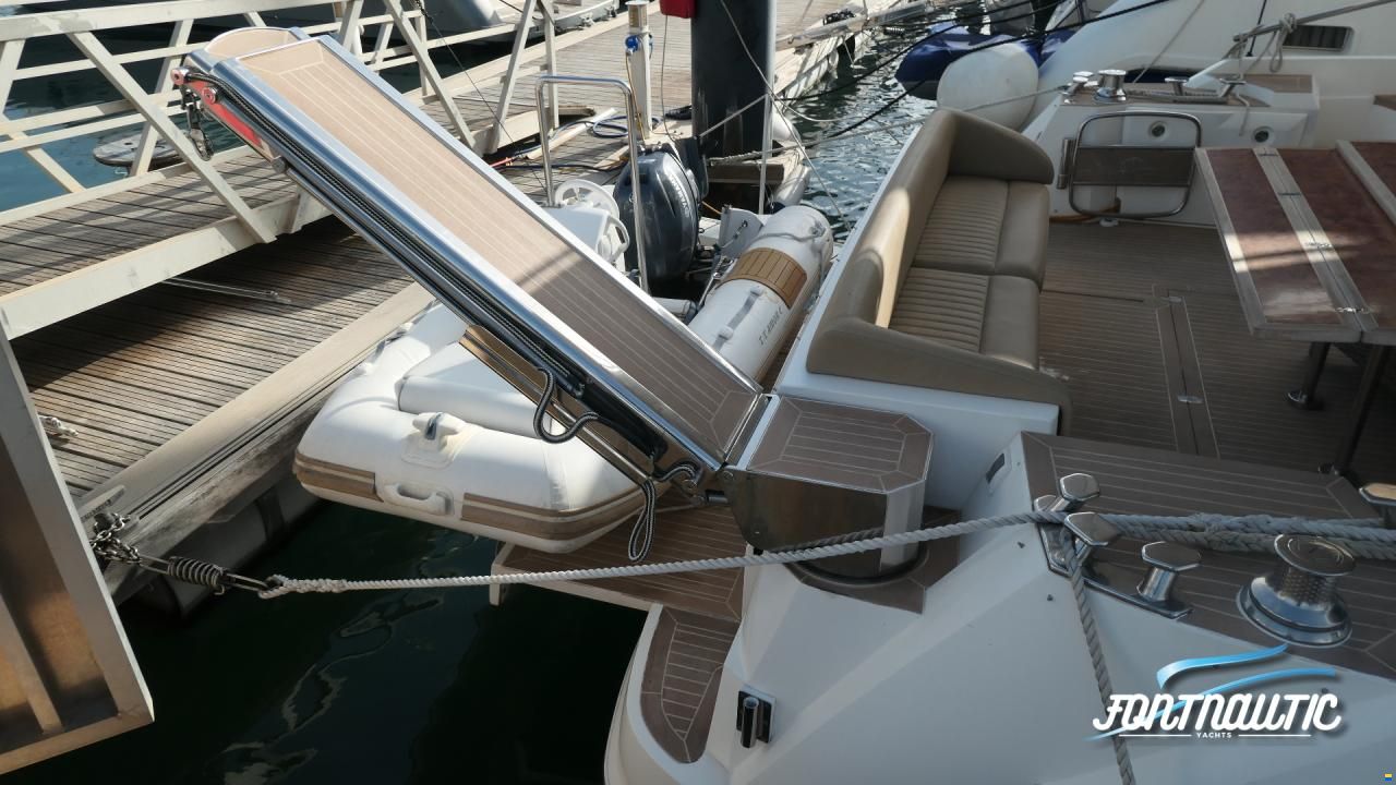 Sealine T60