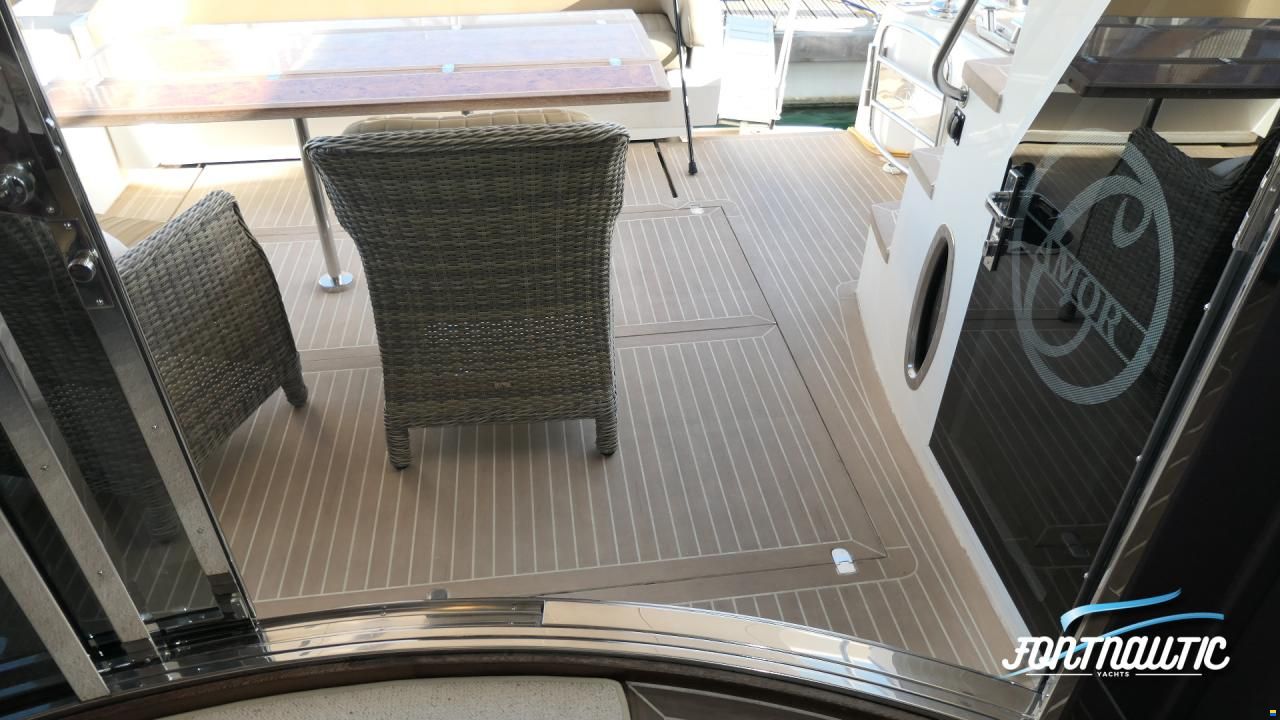 Sealine T60