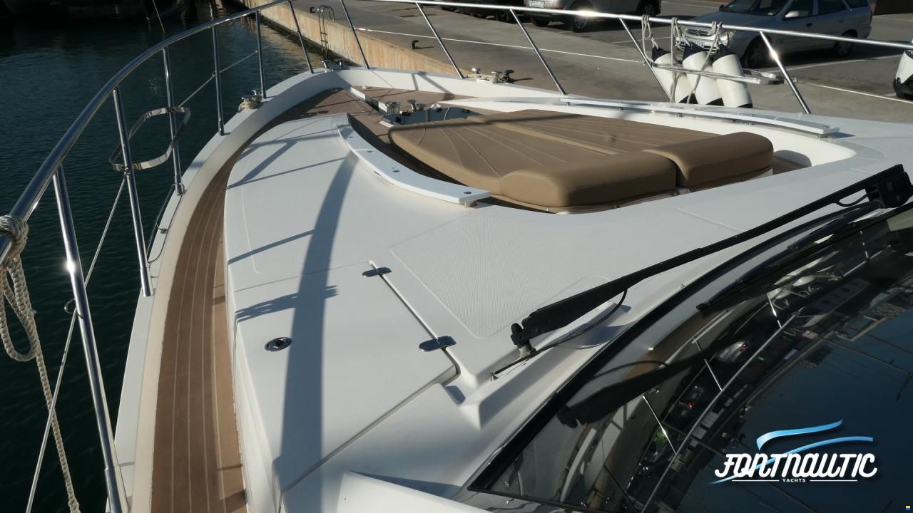 Sealine T60