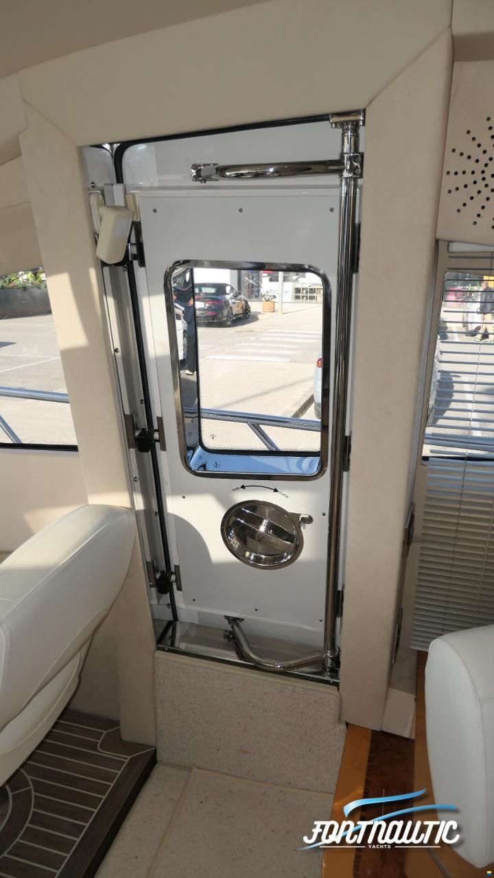 Sealine T60