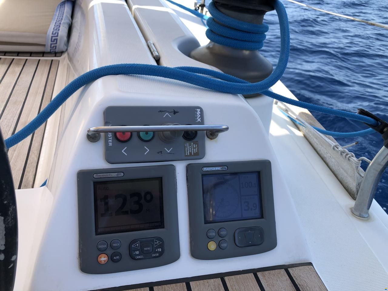 Dufour Grand Large 405