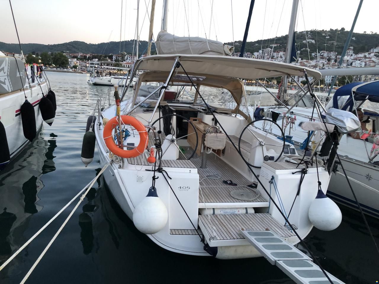 Dufour Grand Large 405